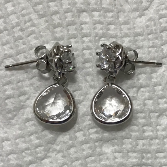 Daphne Bridgerton Cubic Zirconia Flower Stud Teardrop Handmade Replica Earrings - Picture 10 of 14